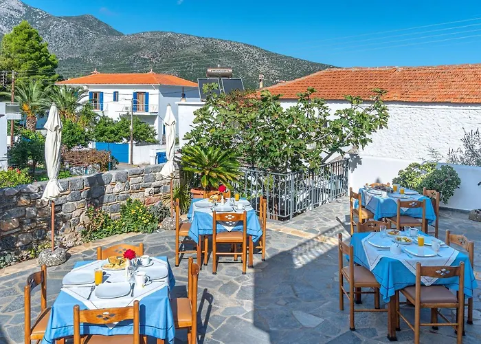 Hotel Paraliako Kyparissi